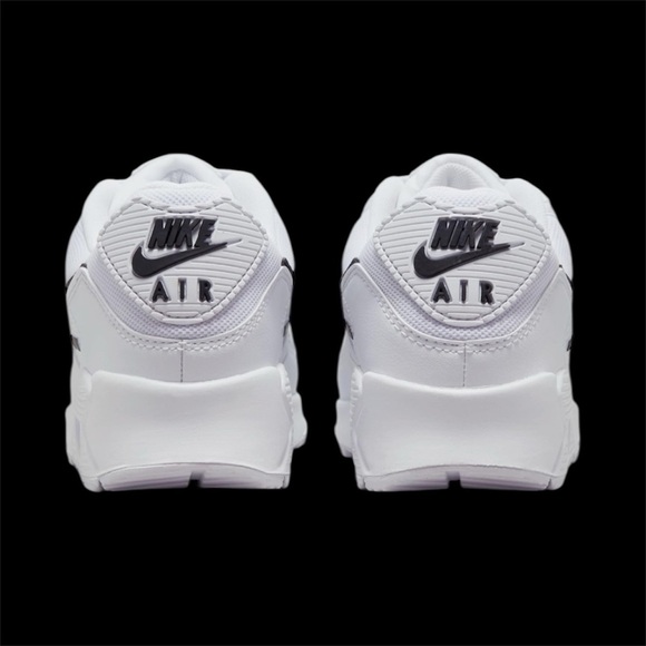 NWT Nike AirMax 90 DH810 101 Classic White Athletic Shoes - Picture 3 of 5
